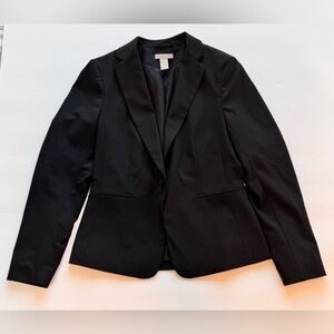 H&M Women's Elegant Black Blazer Size
Small NWOT